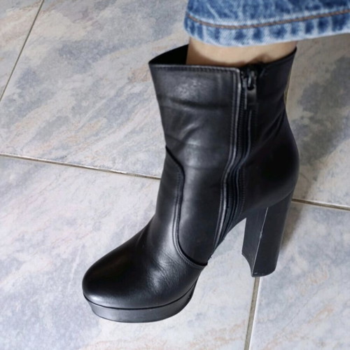 Leather platform ankle boots size 39, like new, chunky heel 13cm
