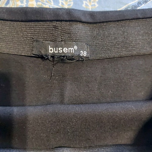 Muse elastic skirt size 38 like new, black, winter