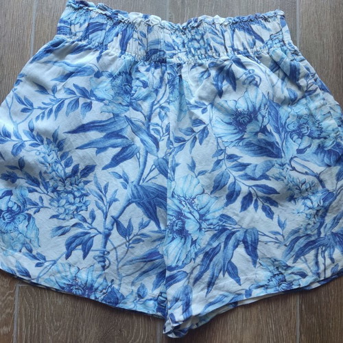 H&M Linen Blend Shorts Small Used, Animal Print Floral