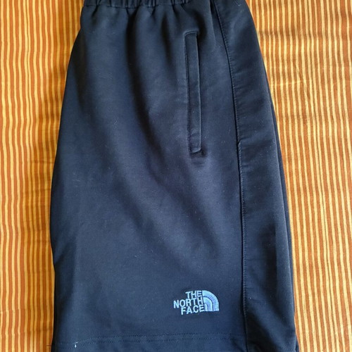 The North Face men's shorts, black, size M