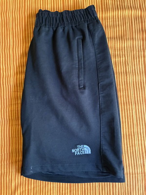 The North Face men's shorts, black, size M