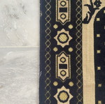 Μουσουλμανικό χαλάκι προσευχής σαν καινούργιο με σχέδιο Κάαμπα, βελούδινη υφή