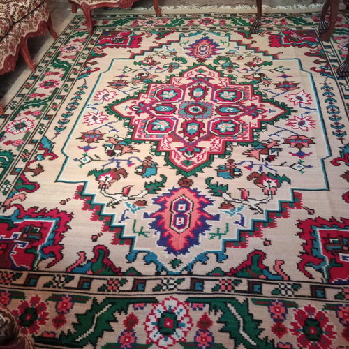 Handmade woven English kilim like new with geometric patterns