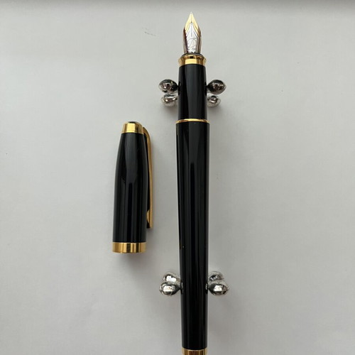 Du Pont fountain pen new with 14 kt gold nib