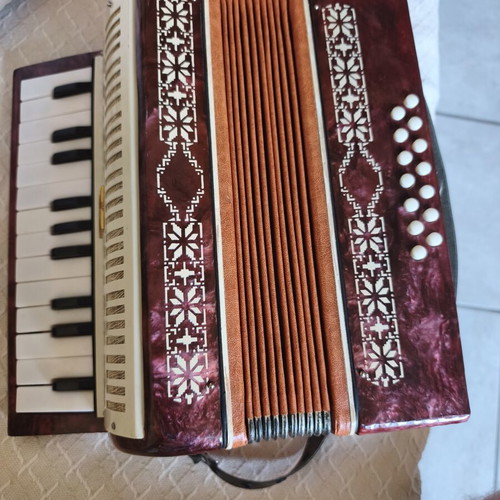 Malysh Soviet vintage children's accordion 1982 with 23 keys and 16 basses