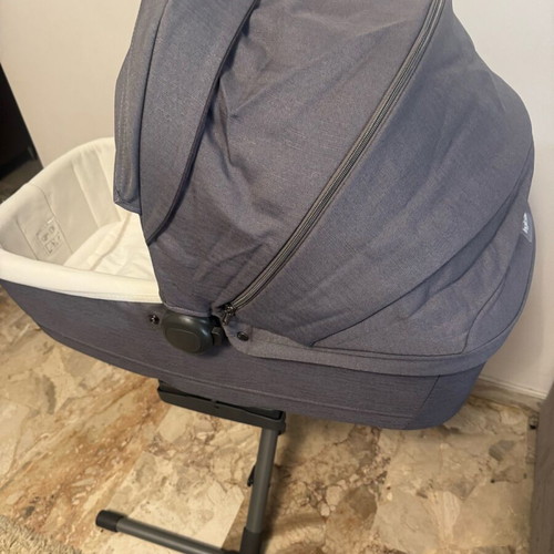 Inglesina port bebe like new with base for Trilogy 3 in 1