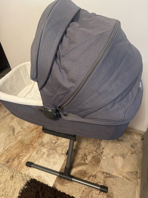 Inglesina port bebe like new with base for Trilogy 3 in 1