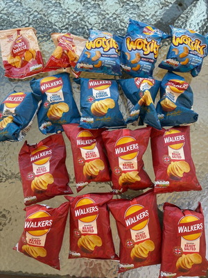 Πακέτο βρετανικά σνακ Walkers με δώρο Wotsits, 12 σακουλάκια