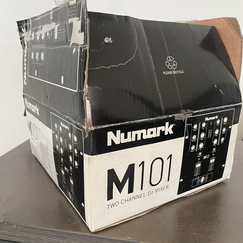 Numark M101USB DJ mixer like new with power supply