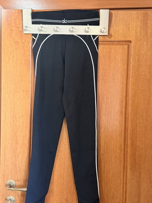 Alo Yoga Airbrush High-Waist Heart Throb Legging, black, size S