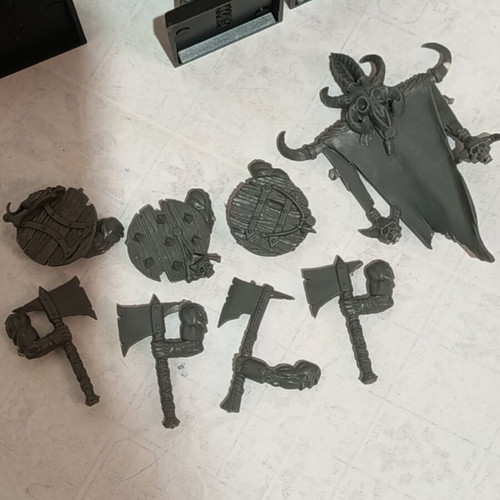 Warhammer Chaos Beastmen Gors 15 plastic figures like new