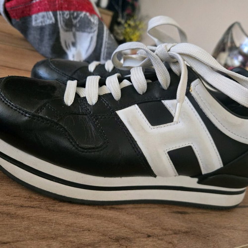 Hogan leather sneakers used, black and white, size 37.5