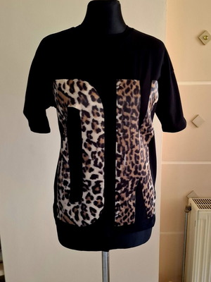 DKNY short-sleeve blouse with leopard print, new