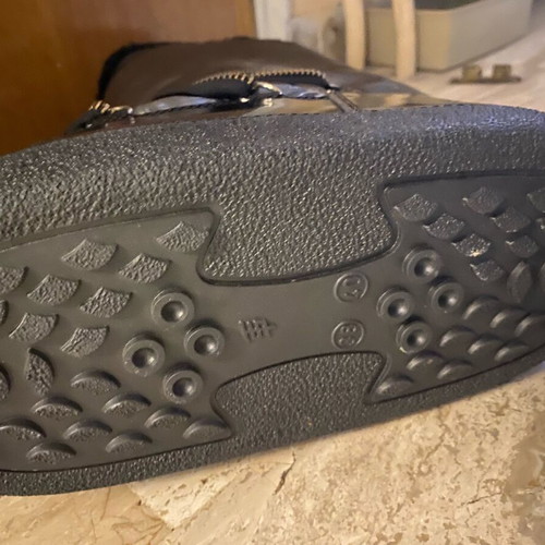 Marc Jacobs boots like new for snow black and silver