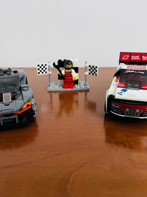 LEGO Speed Champions set 2 Audi R8 & McLaren Senna like new with figure and podium