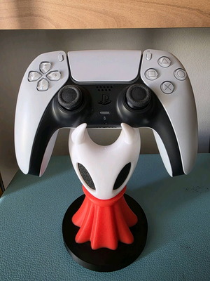 PS5 Hornet Controller Stand like new, Hollow Knight Silksong
