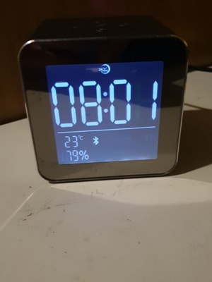 Ηχείο Bluetooth με aux, mp3 player, ρολόι και θερμόμετρο, πρόβλημα στη μπαταρία
