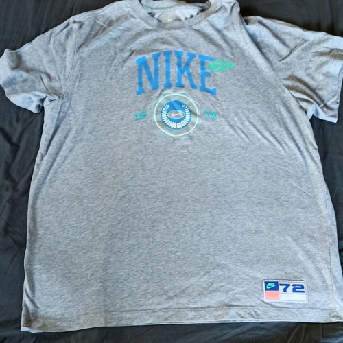 Nike gray T-shirt size XL like new