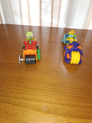 Super Zing races like new, detachable toys