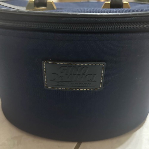 Cosmetic carrying case used, blue