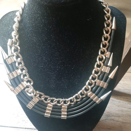 Zara leather-type necklace used