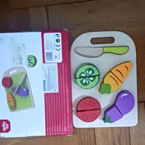 Tocky toy wooden vegetable toy like new