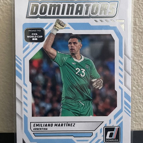 2025-26 Panini Donruss Road to World Cup Insert Emiliano Martinez Dominators card like new
