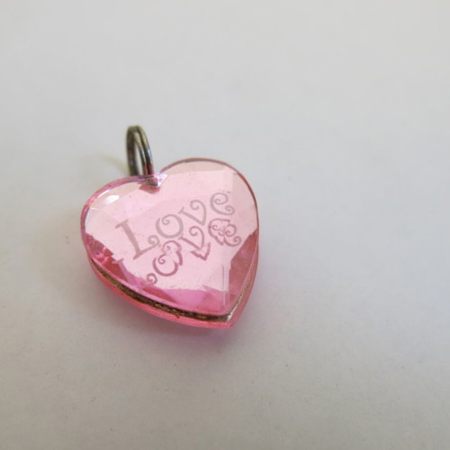 Plastic Polygonal Heart used pink with ring for keychain or necklace
