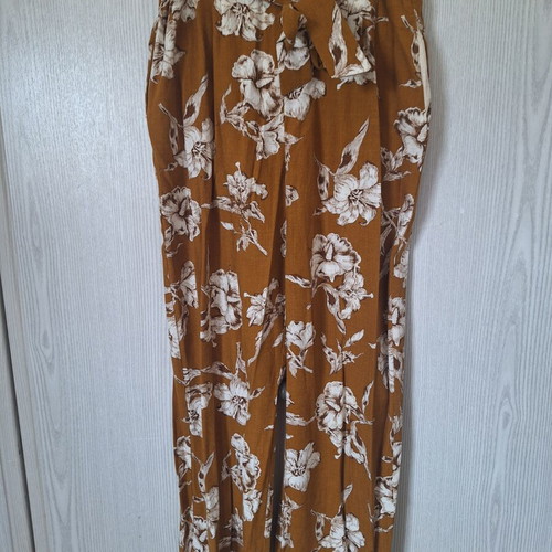 Zara pants size M with matching belt like new, brown