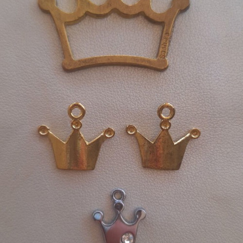 Set of 4 crown charms for crafts