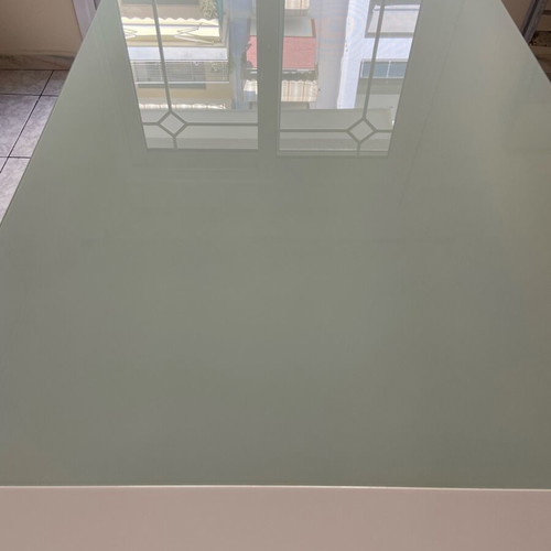 Dining table like new, extendable with glass and wood
