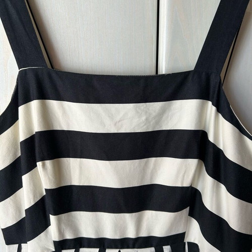 Dress No 14 / 42 like new, cotton satin fabric