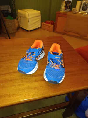 Asics αθλητικά παπούτσια σαν καινούργια, μέγεθος 28,5, αφρός EVA