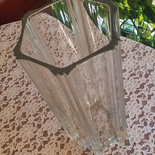 Vase like new, large and sturdy, height 26 cm perimeter 40 cm