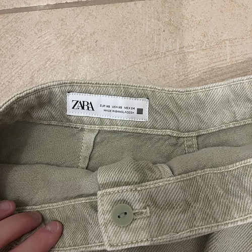 Zara green khaki shorts skirt like new, size XS