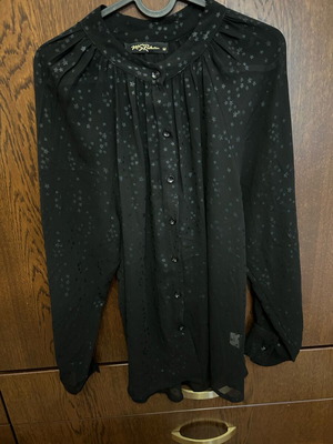 Black shirt with stars MSR like new