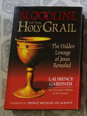 Βιβλίο The Holy Grail σκληρόδετο σαν καινούργιο, αγγλικά