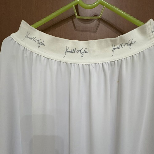 Kendal and Kylie maxi skirt like new, size small fits medium and large
