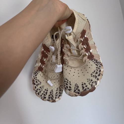 Bearefoot women's athletic shoes new, beige desert camo, size 38.5-39