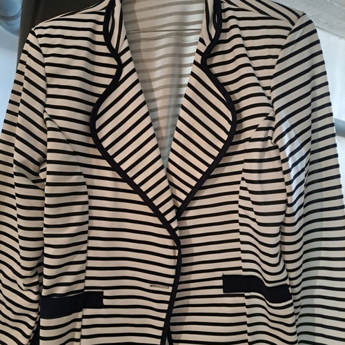 Women's jacket size L like new, black and white