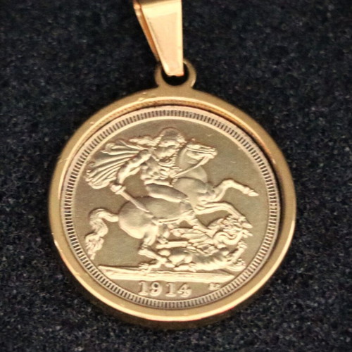 Pendant English Lira 24K gold plated King George in case wreath