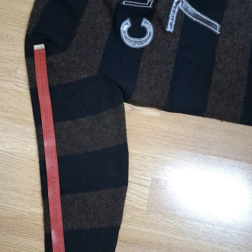 Hugo Boss wool sweater Medium like new, brown-black