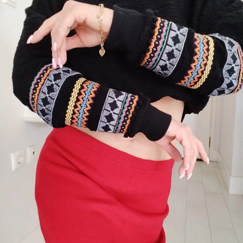 Vintage knitted sweater Mauritius like new, black with multicolor embroidery