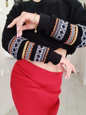 Vintage knitted sweater Mauritius like new, black with multicolor embroidery