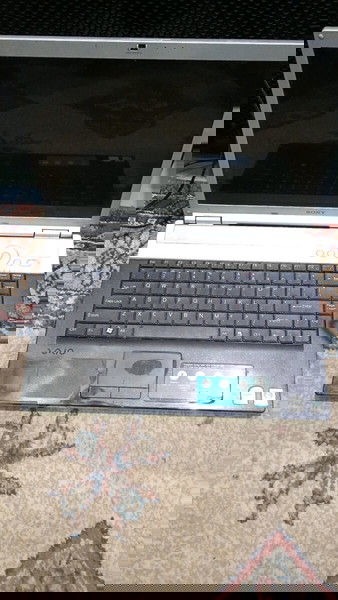 Sony Vaio VGN-FZ19VN( Με βλάβη στην πλακέτα) Οθόνη καλή!