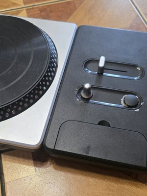 DJ Hero Xbox 360 controller used, without dongle