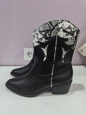 Cowboy boots size 41 new, black and white