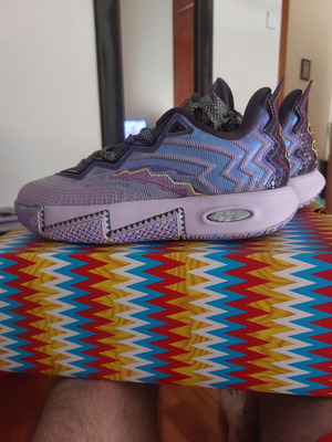 Anta Kyrie Athletic Shoes new, size 42.5, blue and purple