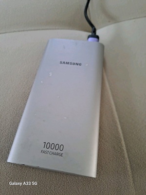 Power bank Samsung μεταχειρισμένο, 10000 mAh, με δύο USB θύρες και καλώδιο C