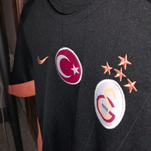 Galatasaray training shirt small, like new